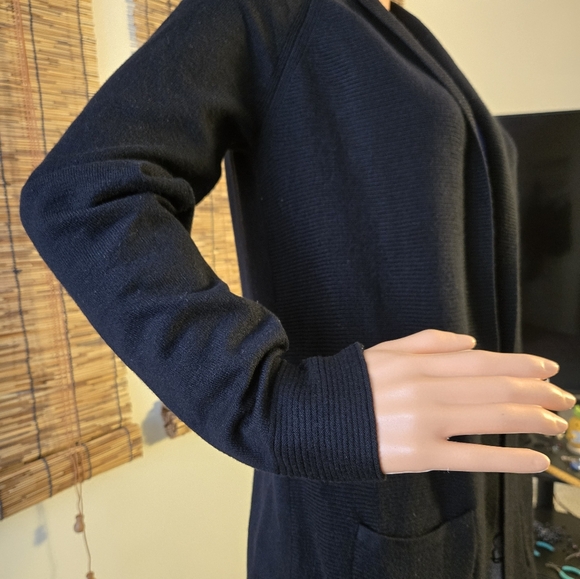 Textured Black Open Front Long Line Cardigan - Picture 4 of 11